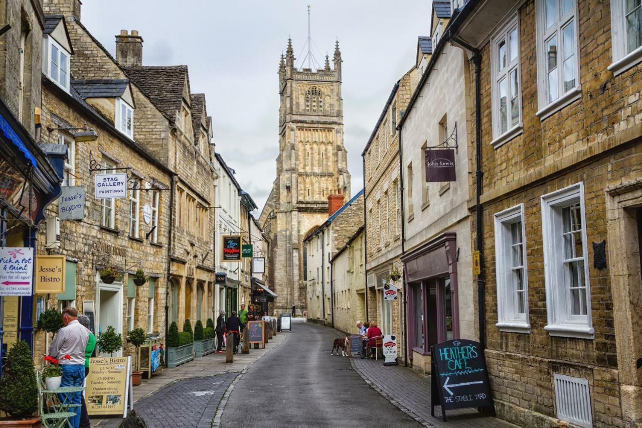 Mallard Lodge Cirencester Exterior photo